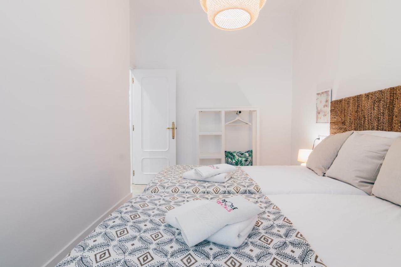 Altair Apartment By People Rentals Bilbao Exterior photo